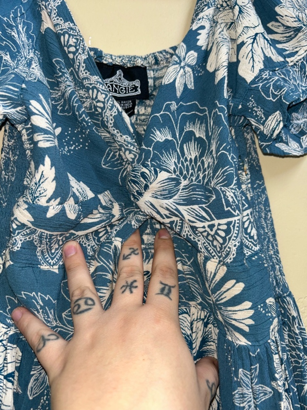 🔥5/$30🔥 Angie Blue and White Floral Maxi Dress | Size Small - Picture 10 of 11